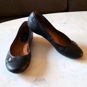 Euro Soft Black Sonelle II Cushioned Flat